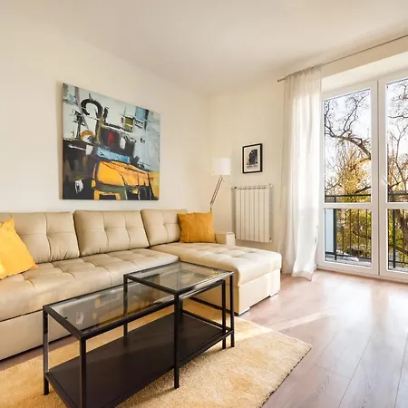 Ochota Sunny By Bookinghost