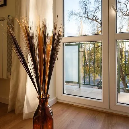 Ochota Sunny By Bookinghost Warszawa