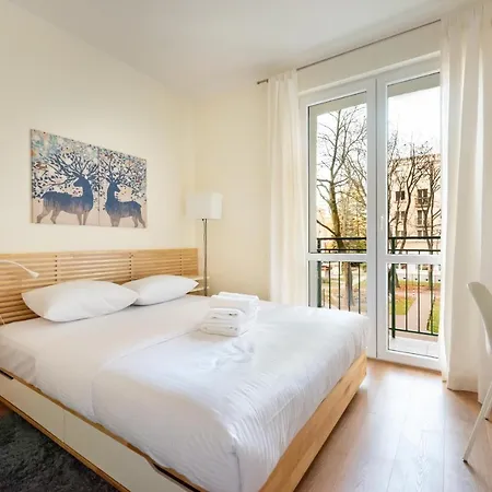 Lägenhet Ochota Sunny By Bookinghost