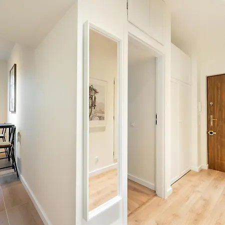 Ochota Sunny By Bookinghost